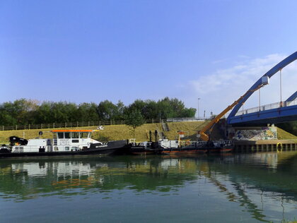 Schwimmende Hebebühne - UVB